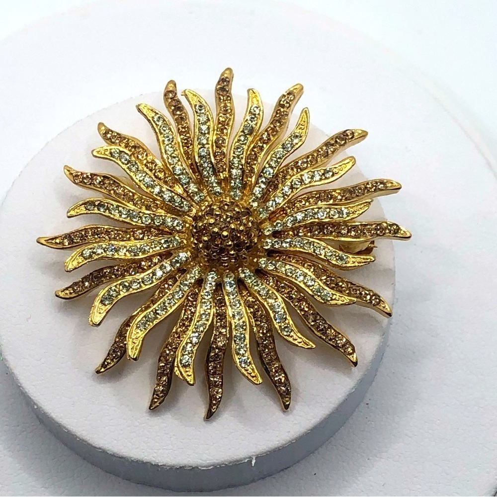 Vtg Boucher 05II Gold Tone Pave Crystal Layered Sunburst Brooch EUC - 1.6”